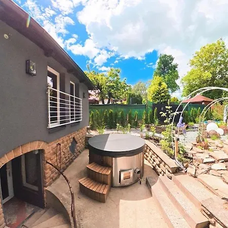 Secret Garden Retreat - Pool & Hot Tub Dom wakacyjny *